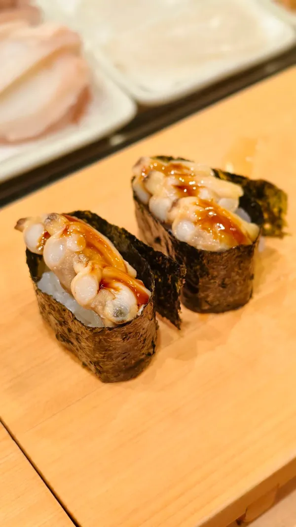 Standing sushi bar