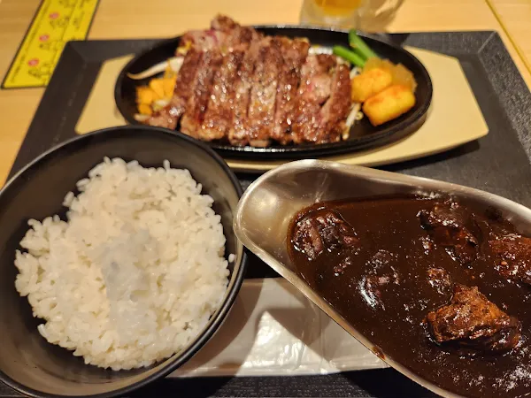 1 Pound Steak & Hamburg Takeru in Hankyu Sanban Gai 사진 5