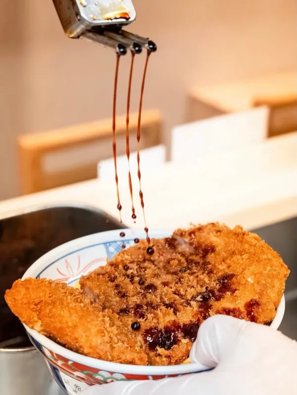 가츠동은 사람을 행복하게 만든다, 아카사카 점 사진 4