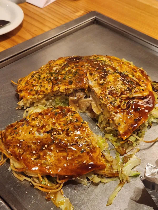 鉄板居酒屋YAITERU本店