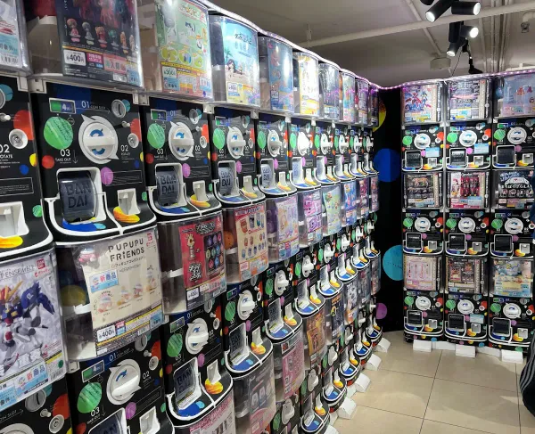 #C-pla ekimoなんば店