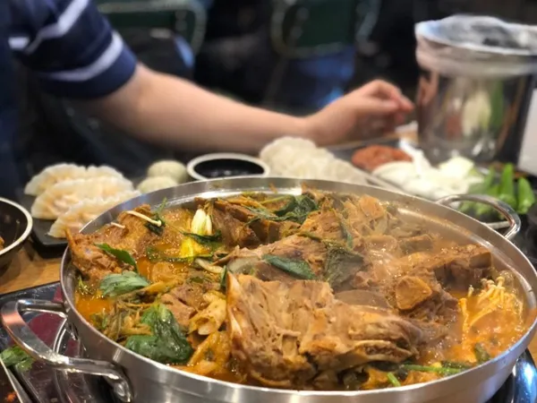 남다른감자탕 학동사거리점