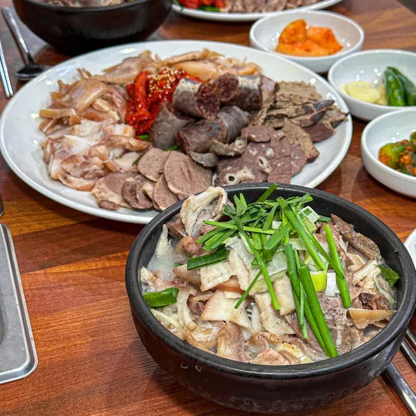 명품을지순대국