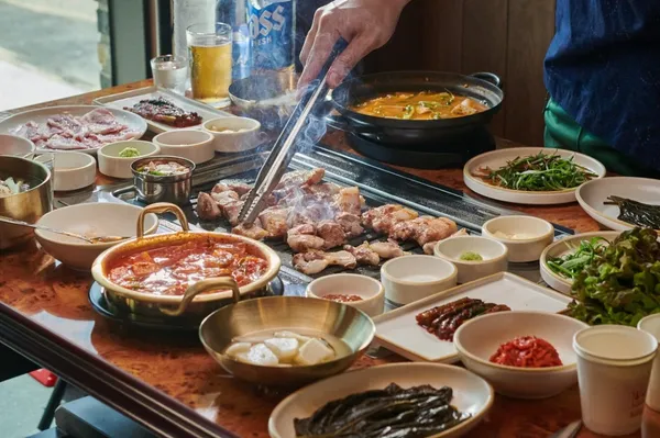 중앙식당 반값흑돼지 성산본점