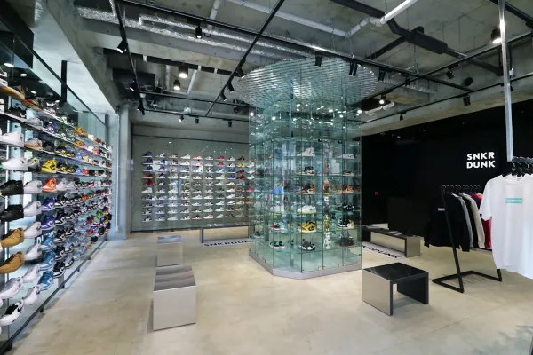 SNKRDUNK OSAKA MINAMIHORIE 사진 3
