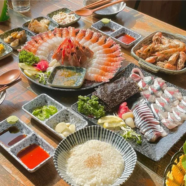 범하다