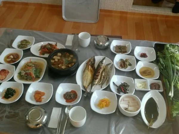 앵두쌈밥