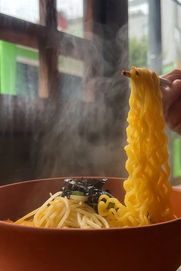 틈새라면 홍대창전점