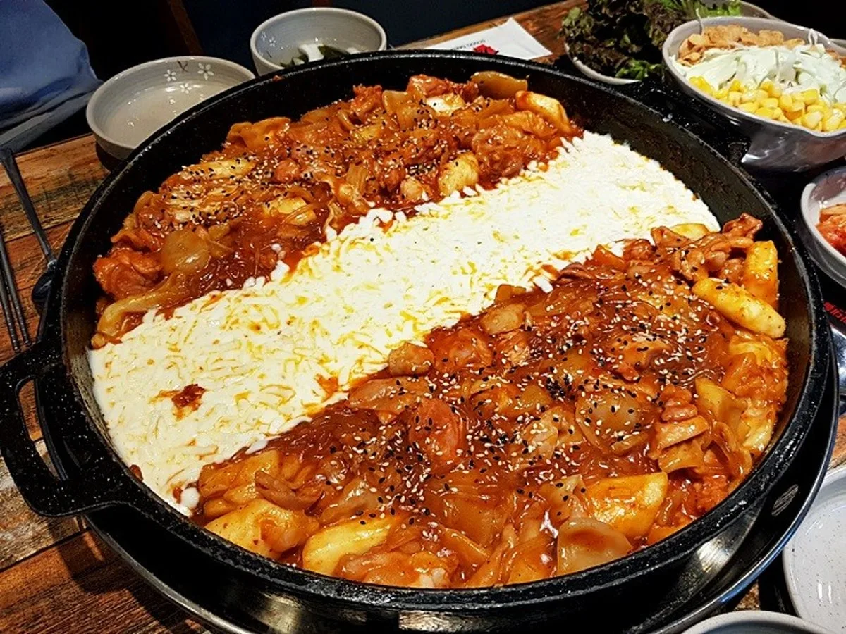 고수닭갈비 광교아브뉴프랑점 대표 사진