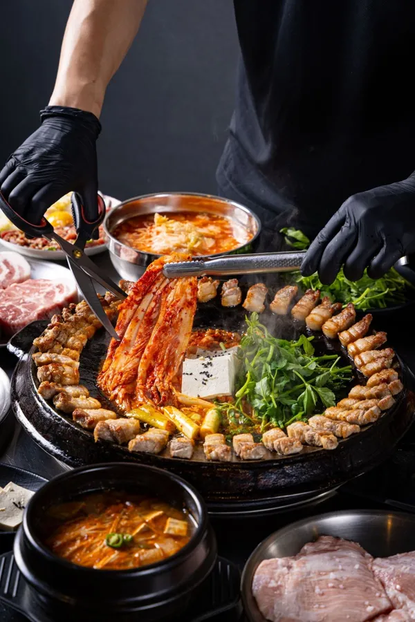 솥돈 홍대점
