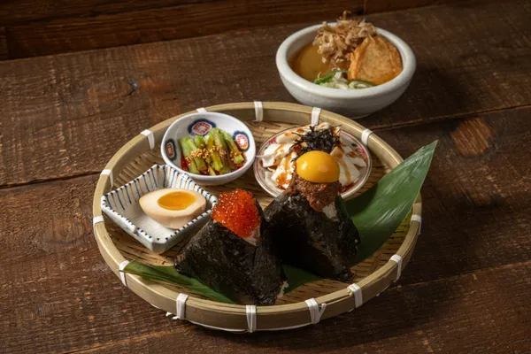 산카쿠 : 라멘&오니기리 충대점