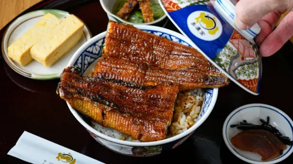 鰻 炭焼 ひつまぶし 美濃金 神田本店 사진 2