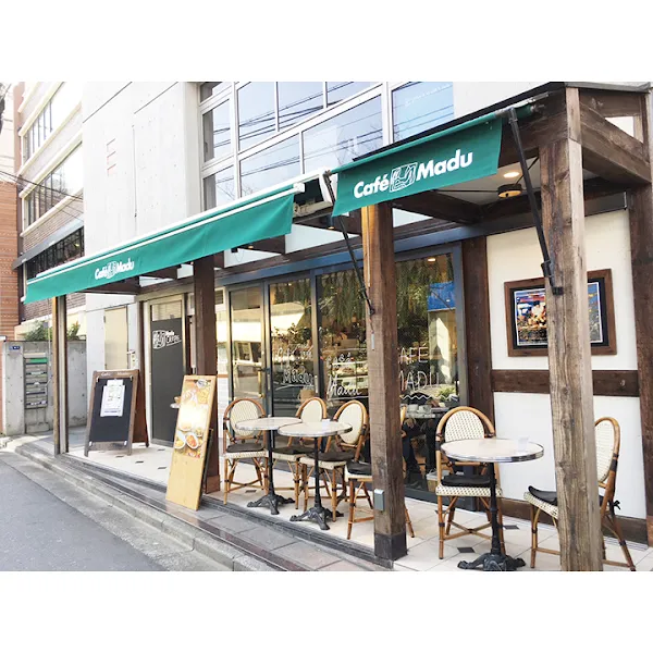カフェ マディ 青山店