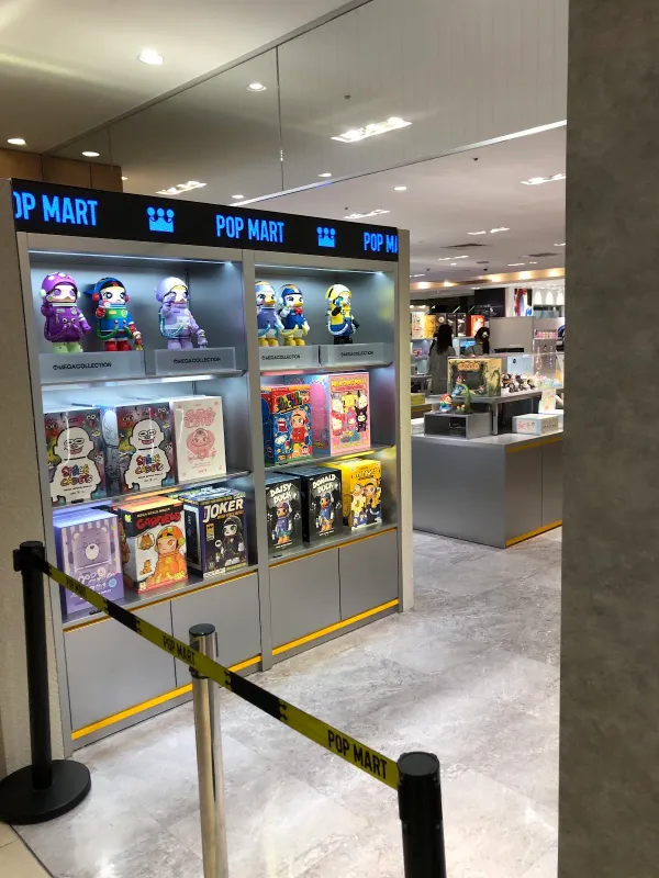 POP MART 우메다 다이마루점 사진 3