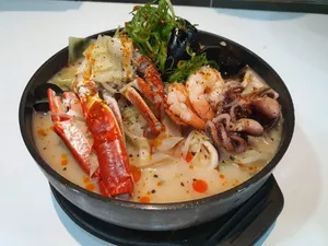 スシテン