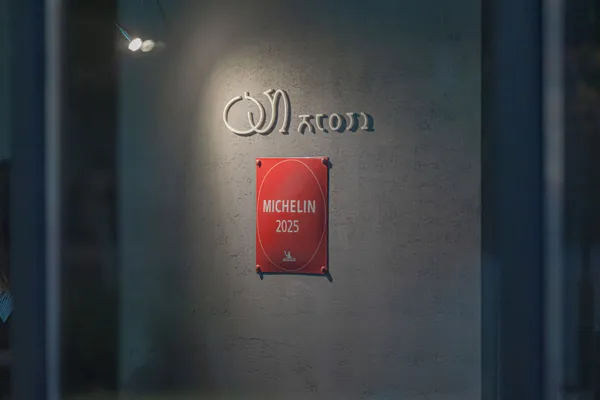 주052