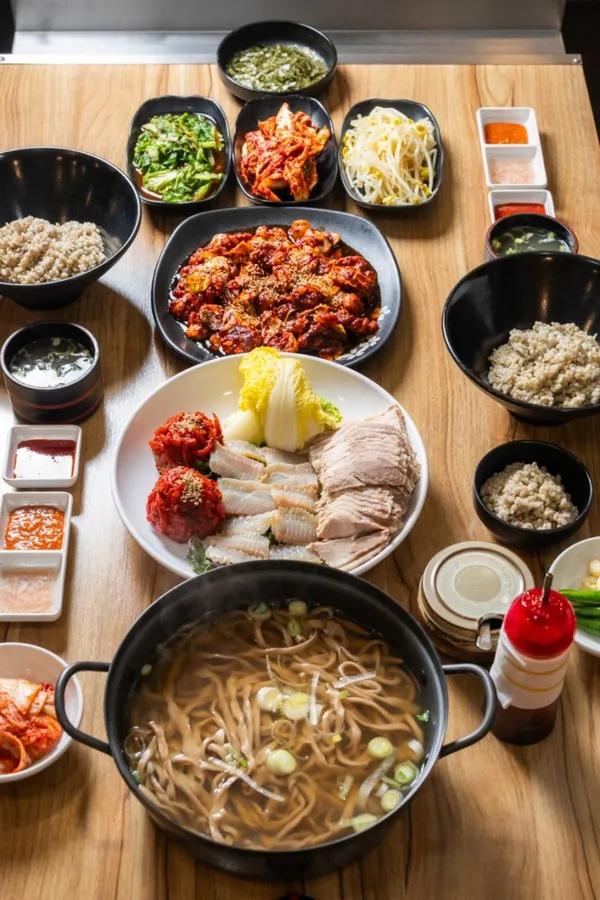 일산봉이칼국수 쭈꾸미보쌈