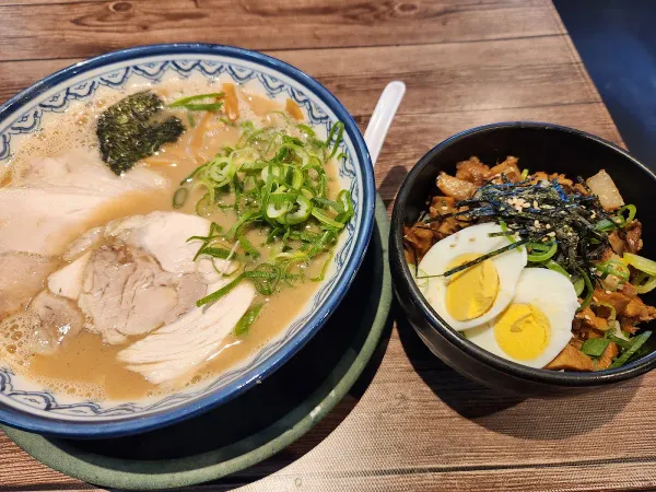 博多とんこつ 天神旗 사진 3