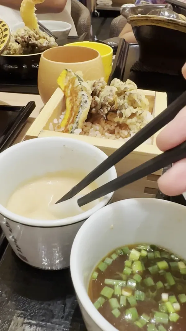 花山うどん 羽田エアポートガーデン店 사진 2