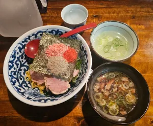 平凡くじら屋