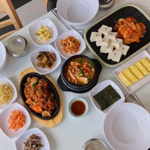 Tteuneun Cheonggukjang