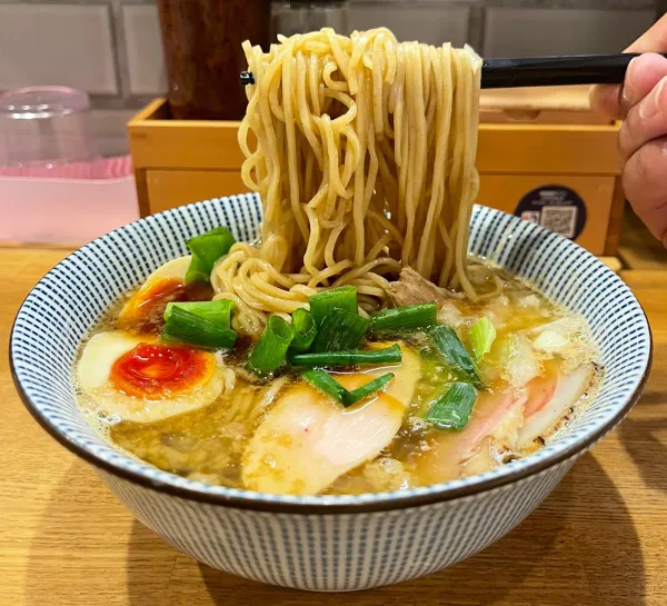 ふく流らーめん轍 LINKS UMEDA店 사진 3