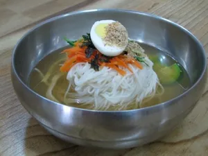Son Yeong-hwan Bibim Guksu