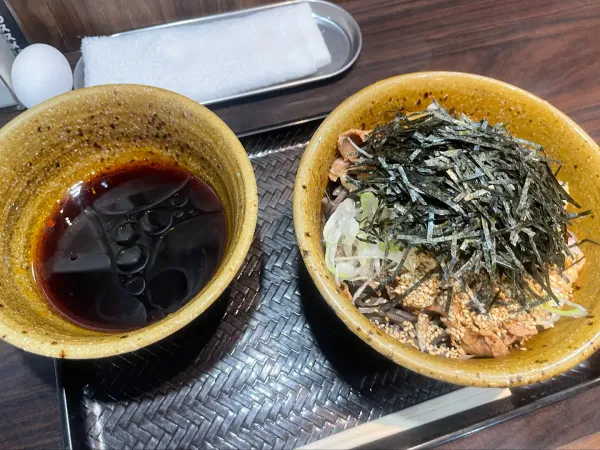 壬生 なぜ蕎麦にラー油を入れるのか。 池袋本店 사진 4