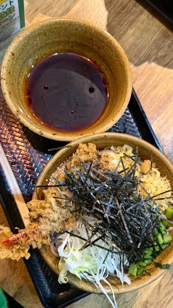池袋壬生 なぜ蕎麦にラー油を入れるのか。 池袋本店の写真4