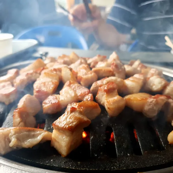 문경약돌돼지 참나무장작구이 사진 2