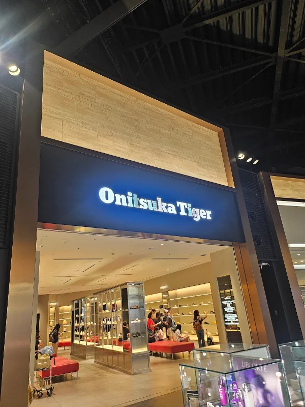 Standard Products Lachic Fukuoka Tenjin store