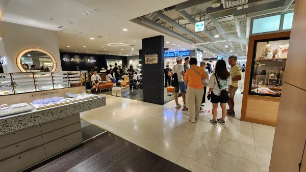 Onitsuka Tiger PARCO Fukuoka Store 사진 3