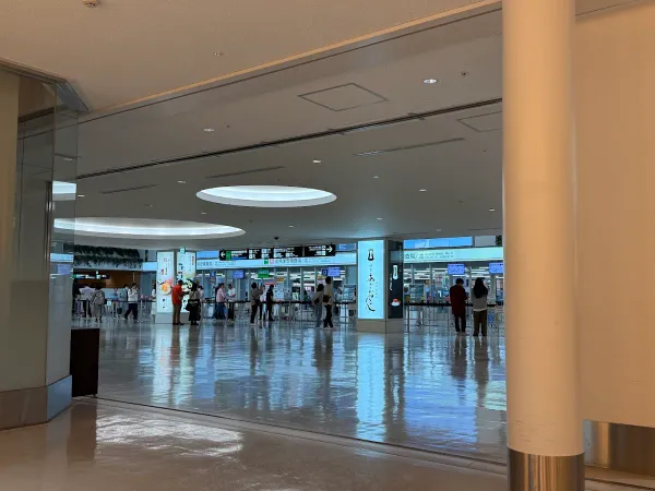 [1-07] 후쿠오카공항 국내선터미널 정류소 사진 3