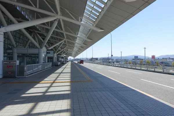 [2-26-1] 후쿠오카공항 국제선터미널 버스정류장 사진 3