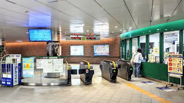 [2-08] 후쿠오카 지하철 나나쿠마선 야쿠인오도리역 (薬院大通駅)