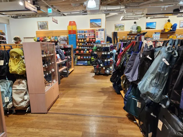 mont-bell Umekita Store 사진 2