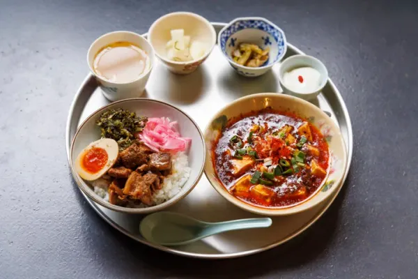 카칸 토미가야 사진 5