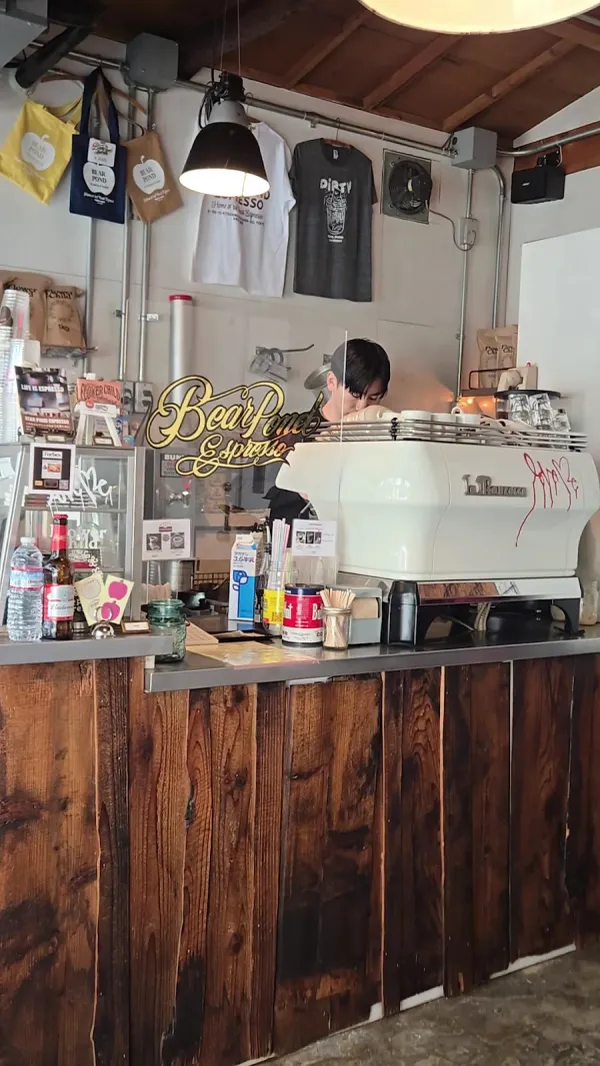Bear Pond Espresso 사진 5