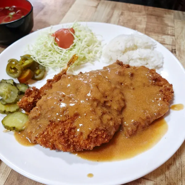 イェンナル トンカス 本店の写真4