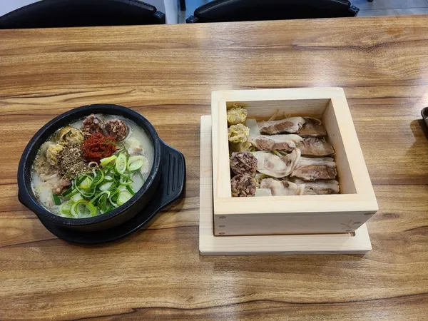 복돈이 가마솥 순대국 강남본점 사진 3
