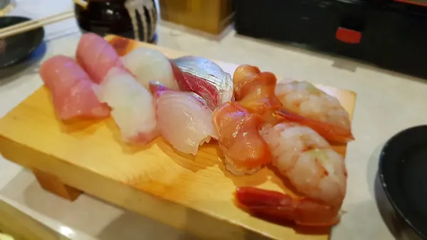Fukuyoshi-Sakamachi 富久佳坂町店/ 스시 후쿠요시 사카마치점の写真3