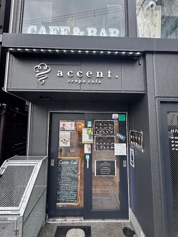 accent. crepe