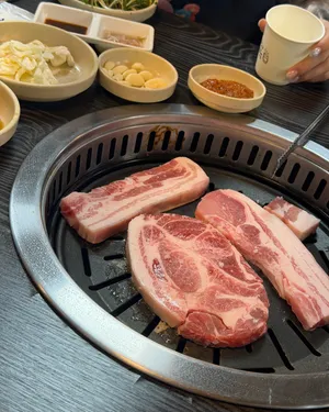월류 흑돼지 석쇠 불고기