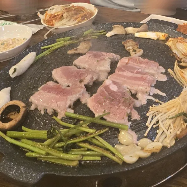 돈이돈이 강남대점 사진 5