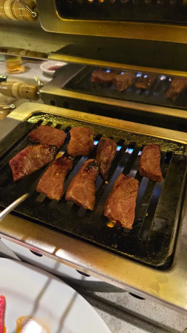 焼肉ホルモンまんぷくの写真4