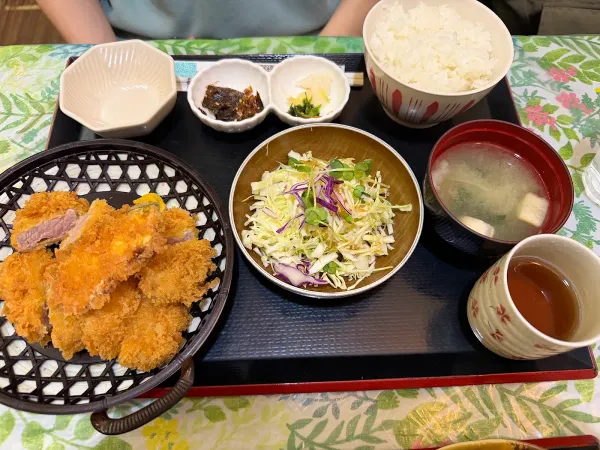 とんかつ かつ屋の写真4