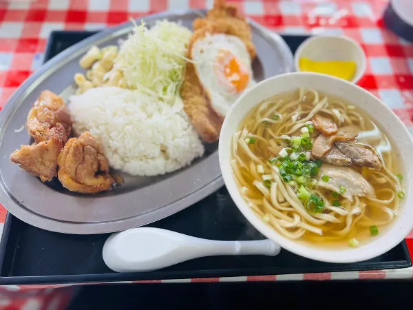 高良食堂の写真2