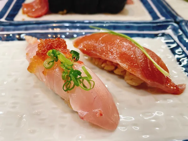 立ち飲み鮨 謹賀 駅前第3ビル 사진 4