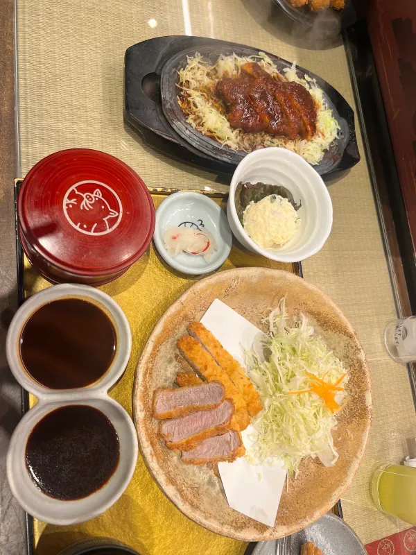 矢場とん 名古屋城金シャチ横丁店の写真3