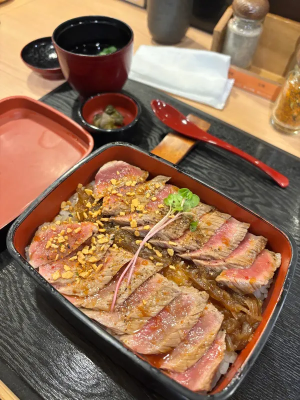 Beef Rice Bowl Roman Tei Hankyu Sanbangai 사진 5